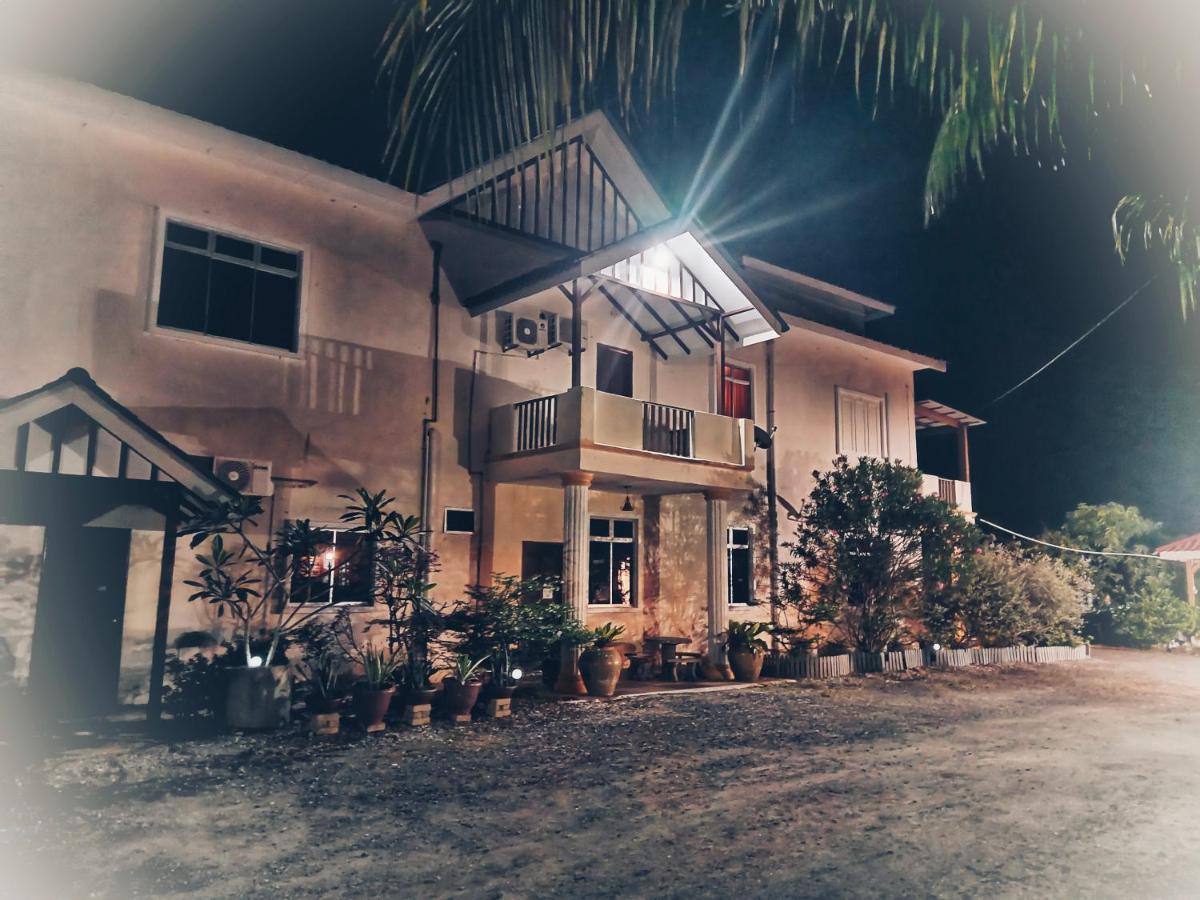 Kurau Inn Farmstay Kuala Kurau Exteriör bild